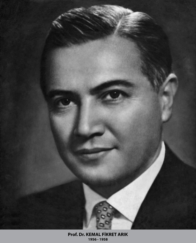 Kemal Fikret Arık  Kimdir