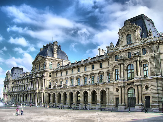Louvre Sarayı